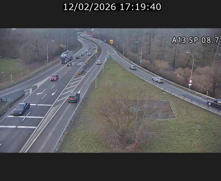 <h2>Traffic live webcam Luxembourg Jonction Lankelz - A13 direction Pétange - BK 8.7 </h2>