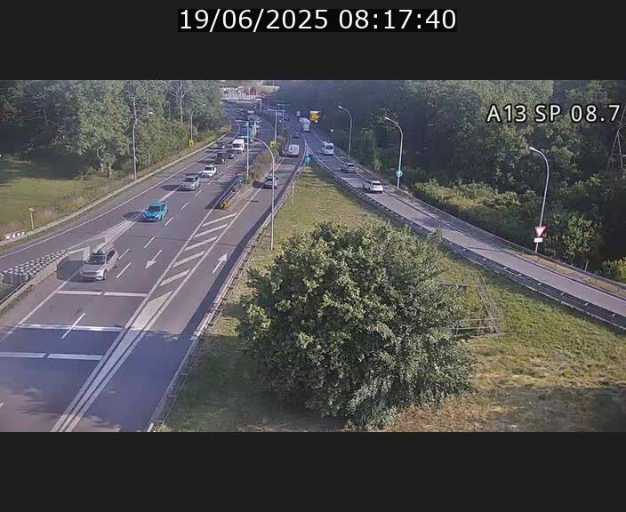 <h2>Traffic live webcam Luxembourg Jonction Lankelz - A13 direction Pétange - BK 8.7 </h2>
