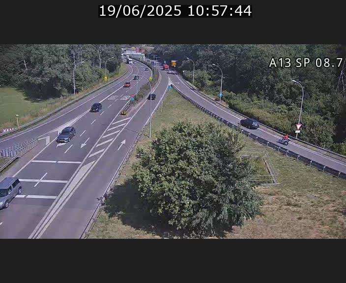 <h2>Traffic live webcam Luxembourg Jonction Lankelz - A13 direction Pétange - BK 8.7 </h2>