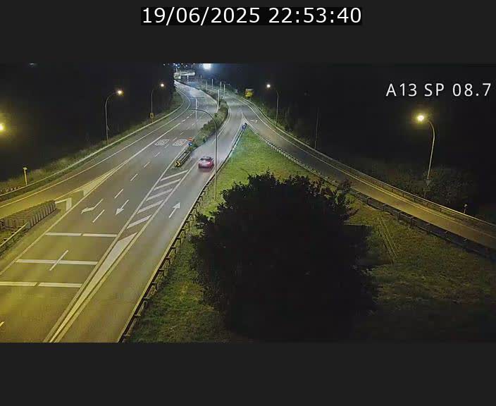 <h2>Traffic live webcam Luxembourg Jonction Lankelz - A13 direction Pétange - BK 8.7 </h2>