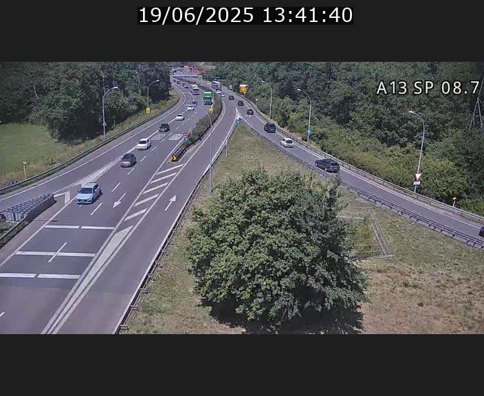 <h2>Traffic live webcam Luxembourg Jonction Lankelz - A13 direction Pétange - BK 8.7 </h2>