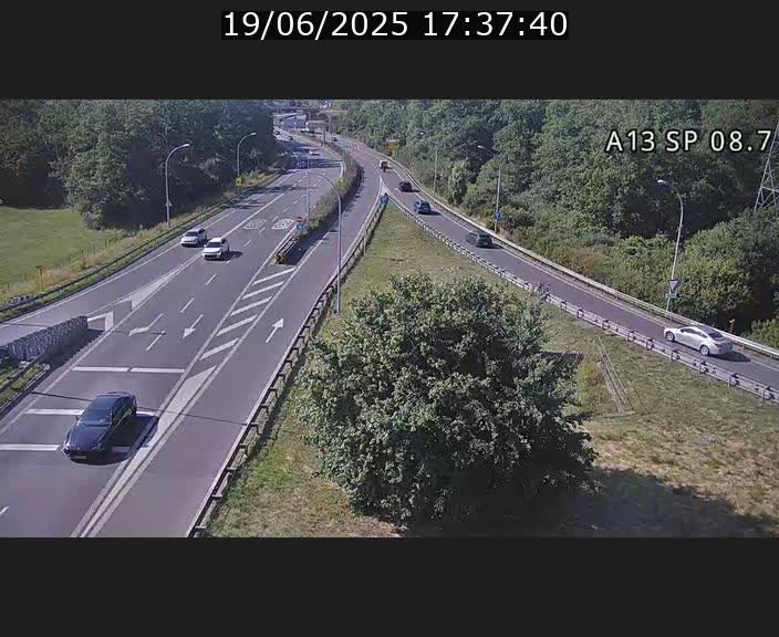 <h2>Traffic live webcam Luxembourg Jonction Lankelz - A13 direction Pétange - BK 8.7 </h2>