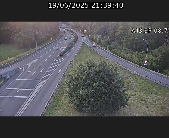 <h2>Traffic live webcam Luxembourg Jonction Lankelz - A13 direction Pétange - BK 8.7 </h2>