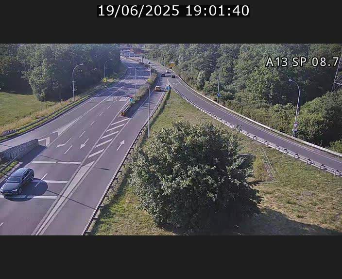 <h2>Traffic live webcam Luxembourg Jonction Lankelz - A13 direction Pétange - BK 8.7 </h2>