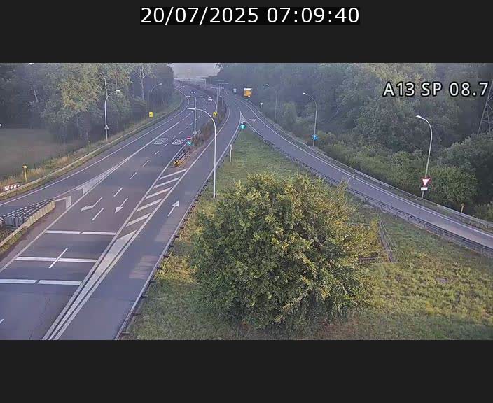 <h2>Traffic live webcam Luxembourg Jonction Lankelz - A13 direction Pétange - BK 8.7 </h2>