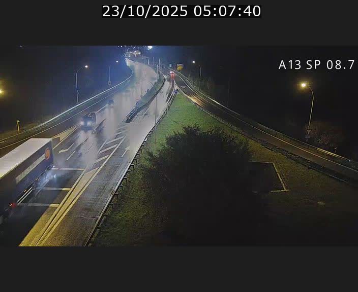 <h2>Traffic live webcam Luxembourg Jonction Lankelz - A13 direction Pétange - BK 8.7 </h2>