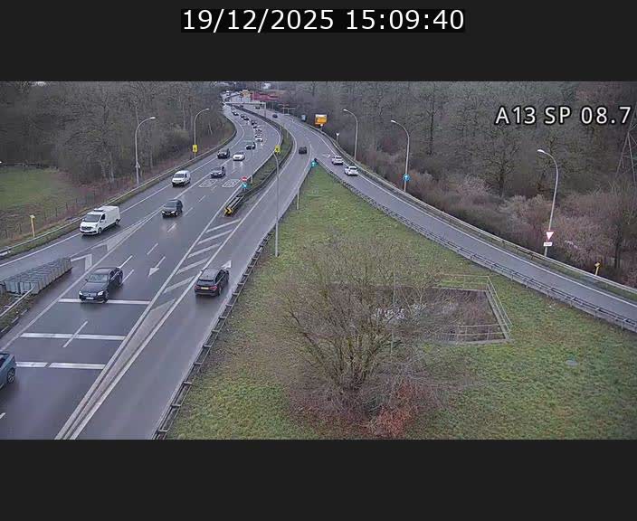 Traffic live webcam Luxembourg Jonction Lankelz - A13 direction Pétange - BK 8.7