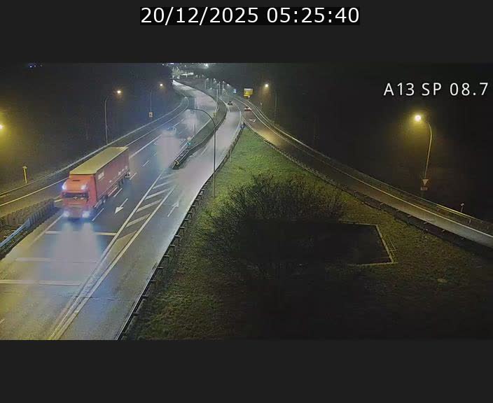 <h2>Traffic live webcam Luxembourg Jonction Lankelz - A13 direction Pétange - BK 8.7 </h2>