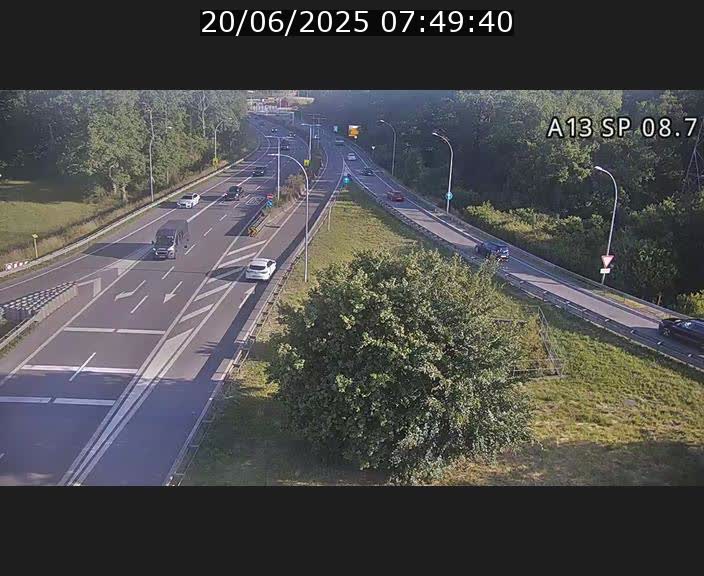 <h2>Traffic live webcam Luxembourg Jonction Lankelz - A13 direction Pétange - BK 8.7 </h2>