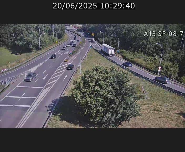<h2>Traffic live webcam Luxembourg Jonction Lankelz - A13 direction Pétange - BK 8.7 </h2>