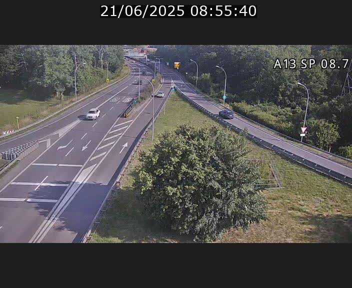 <h2>Traffic live webcam Luxembourg Jonction Lankelz - A13 direction Pétange - BK 8.7 </h2>