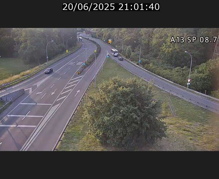<h2>Traffic live webcam Luxembourg Jonction Lankelz - A13 direction Pétange - BK 8.7 </h2>