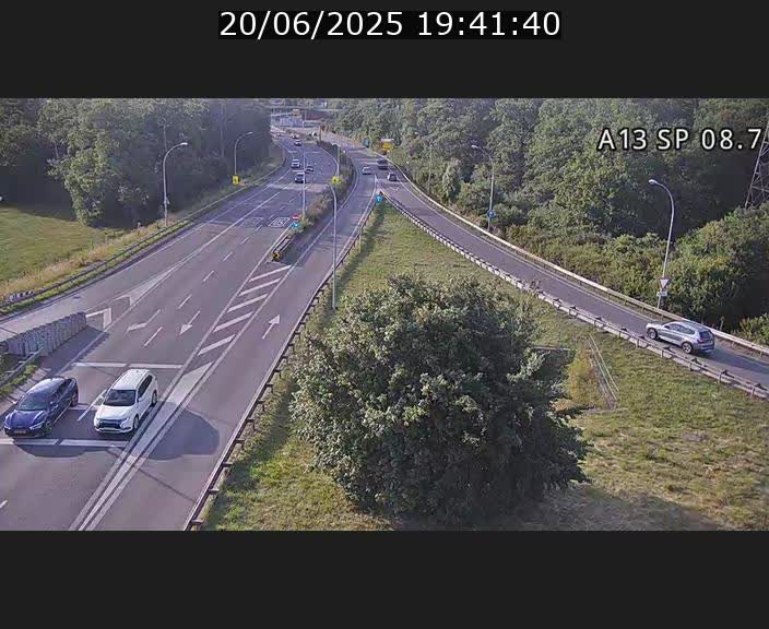 <h2>Traffic live webcam Luxembourg Jonction Lankelz - A13 direction Pétange - BK 8.7 </h2>