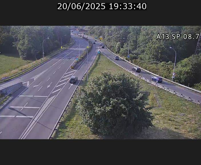 <h2>Traffic live webcam Luxembourg Jonction Lankelz - A13 direction Pétange - BK 8.7 </h2>