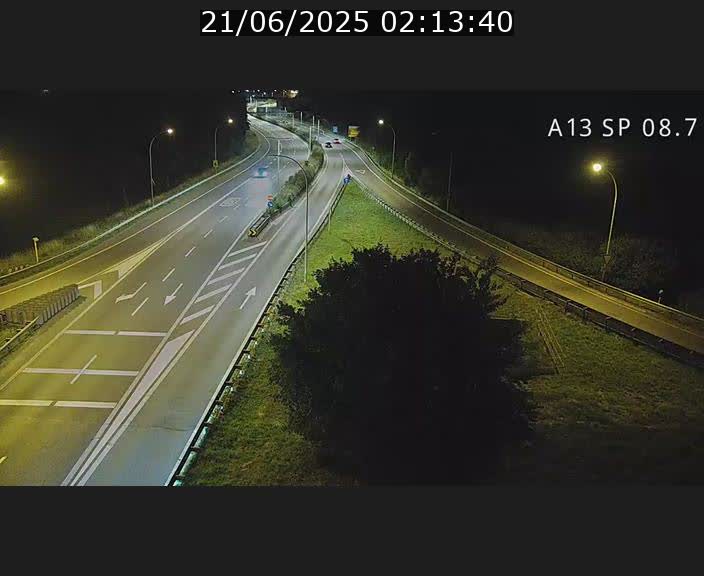 <h2>Traffic live webcam Luxembourg Jonction Lankelz - A13 direction Pétange - BK 8.7 </h2>