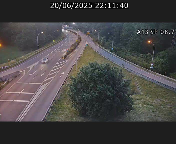 <h2>Traffic live webcam Luxembourg Jonction Lankelz - A13 direction Pétange - BK 8.7 </h2>