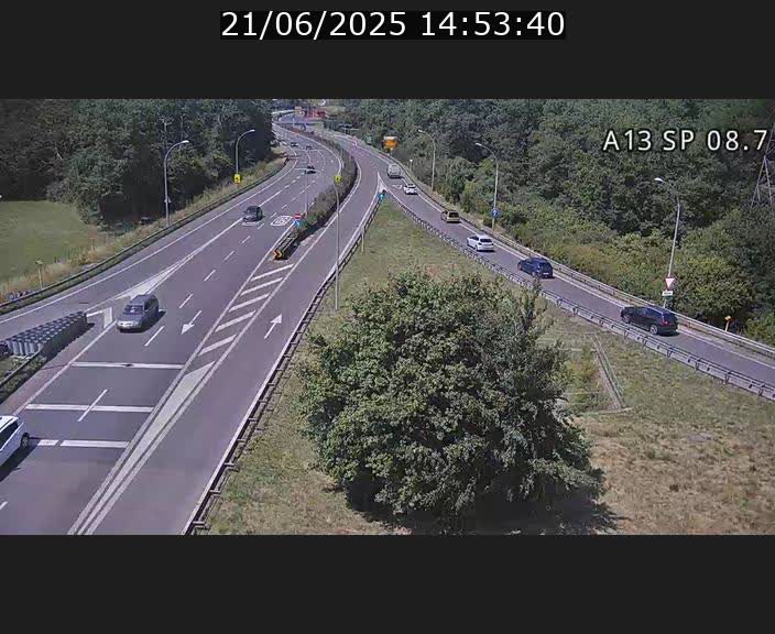 <h2>Traffic live webcam Luxembourg Jonction Lankelz - A13 direction Pétange - BK 8.7 </h2>