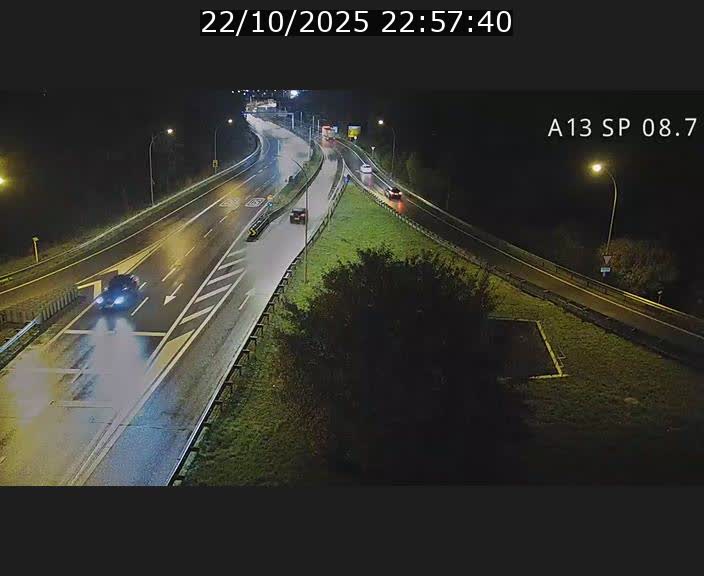 <h2>Traffic live webcam Luxembourg Jonction Lankelz - A13 direction Pétange - BK 8.7 </h2>