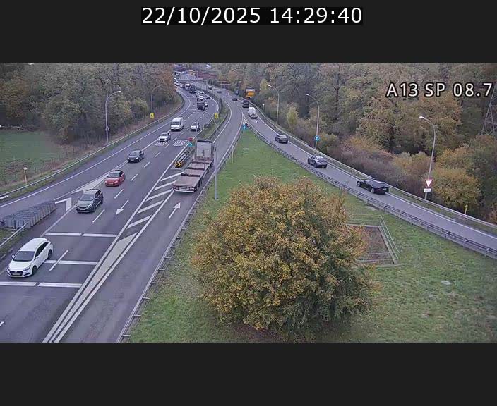 <h2>Traffic live webcam Luxembourg Jonction Lankelz - A13 direction Pétange - BK 8.7 </h2>