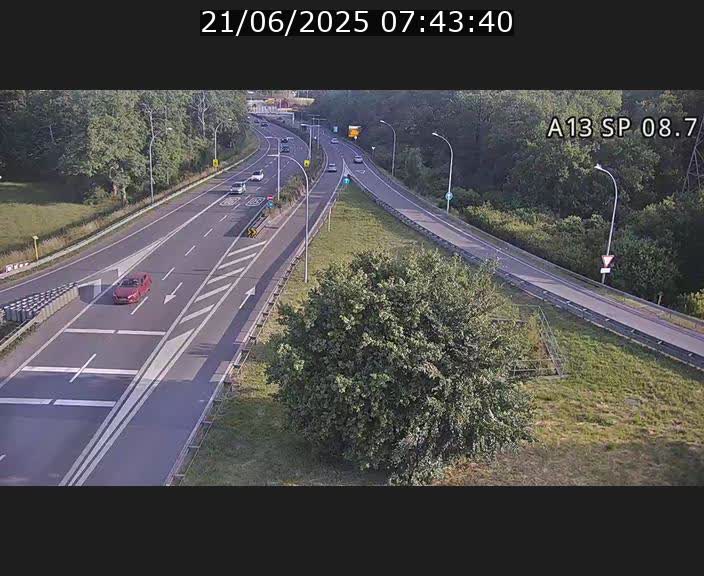 <h2>Traffic live webcam Luxembourg Jonction Lankelz - A13 direction Pétange - BK 8.7 </h2>