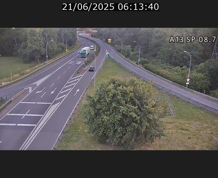 <h2>Traffic live webcam Luxembourg Jonction Lankelz - A13 direction Pétange - BK 8.7 </h2>