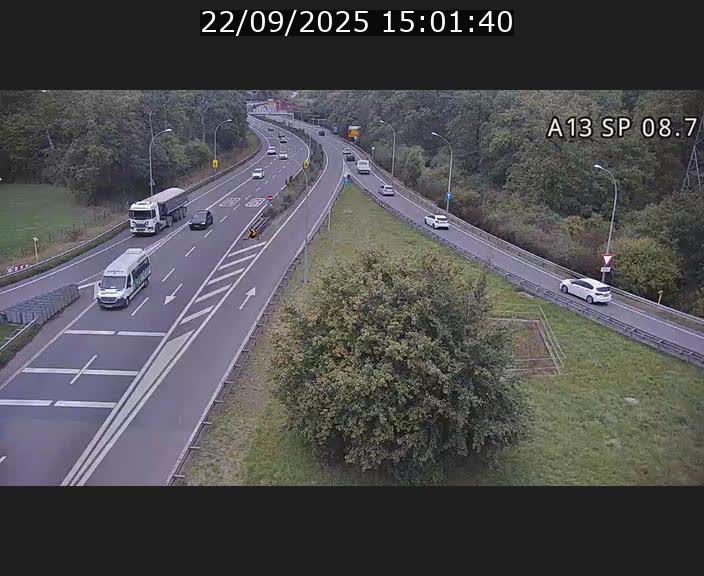 <h2>Traffic live webcam Luxembourg Jonction Lankelz - A13 direction Pétange - BK 8.7 </h2>