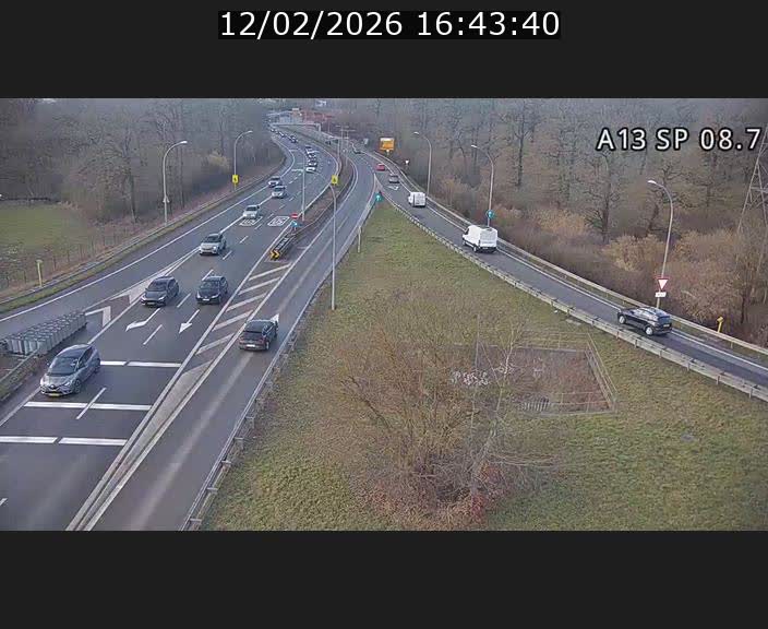 <h2>Traffic live webcam Luxembourg Jonction Lankelz - A13 direction Pétange - BK 8.7 </h2>