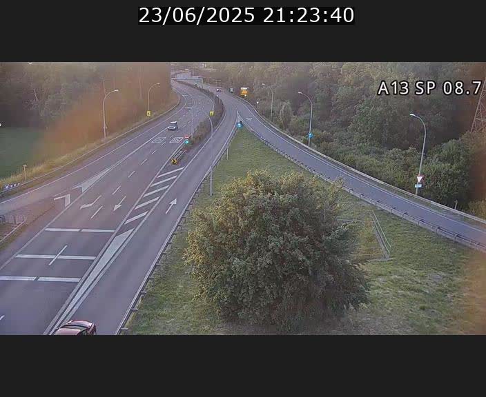 <h2>Traffic live webcam Luxembourg Jonction Lankelz - A13 direction Pétange - BK 8.7 </h2>