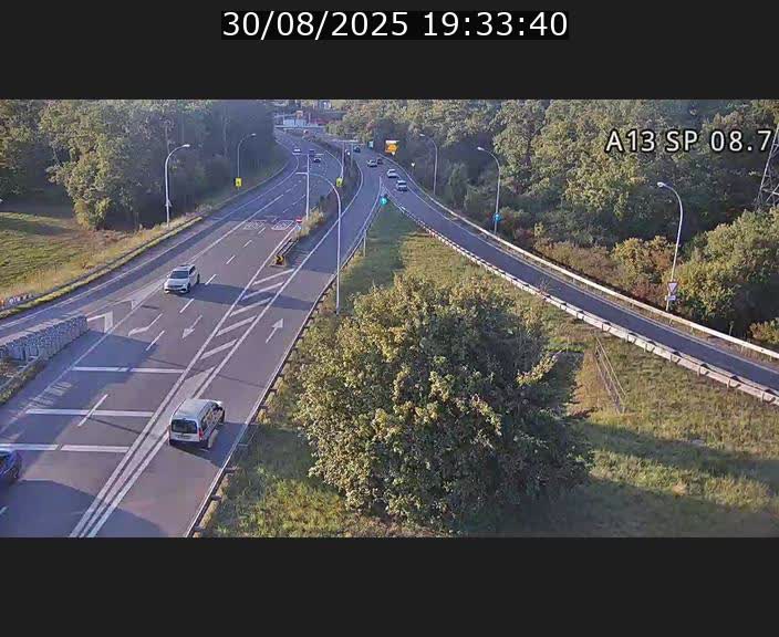 <h2>Traffic live webcam Luxembourg Jonction Lankelz - A13 direction Pétange - BK 8.7 </h2>