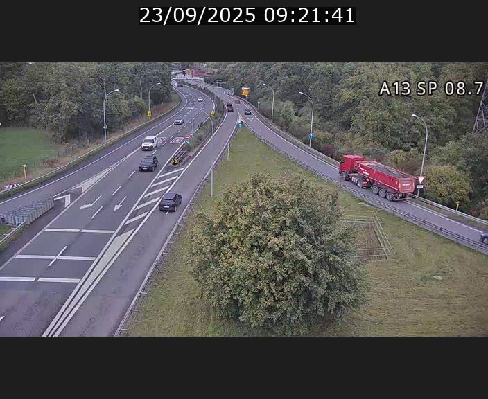 <h2>Traffic live webcam Luxembourg Jonction Lankelz - A13 direction Pétange - BK 8.7 </h2>