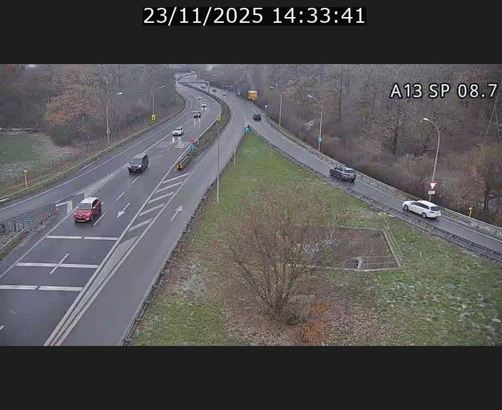 <h2>Traffic live webcam Luxembourg Jonction Lankelz - A13 direction Pétange - BK 8.7 </h2>