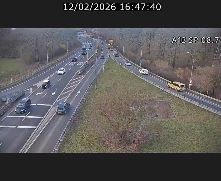 <h2>Traffic live webcam Luxembourg Jonction Lankelz - A13 direction Pétange - BK 8.7 </h2>