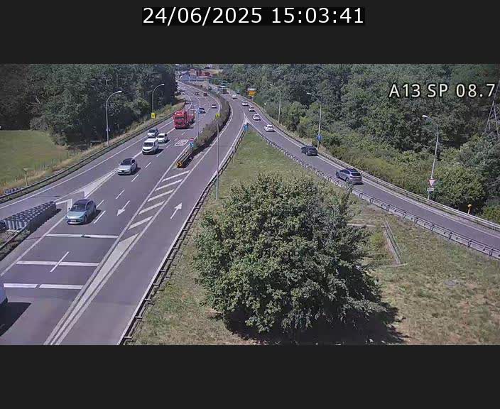 <h2>Traffic live webcam Luxembourg Jonction Lankelz - A13 direction Pétange - BK 8.7 </h2>