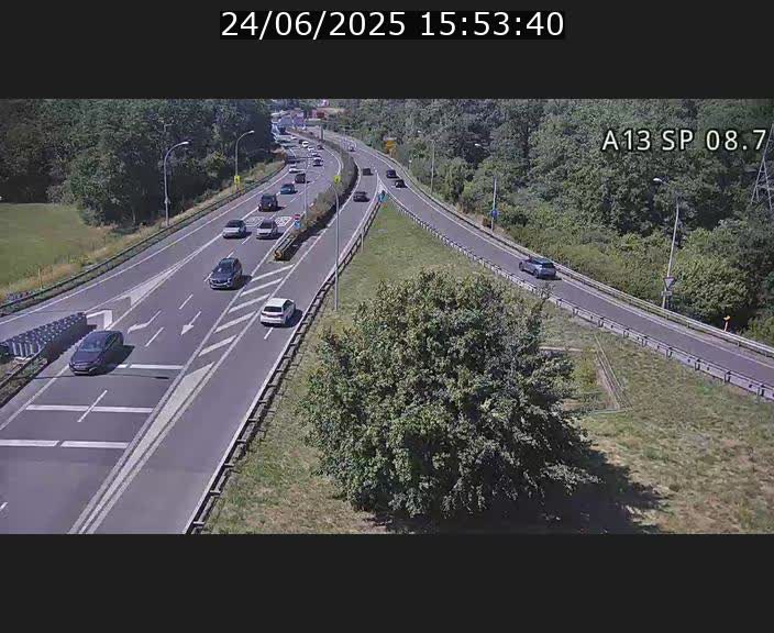<h2>Traffic live webcam Luxembourg Jonction Lankelz - A13 direction Pétange - BK 8.7 </h2>