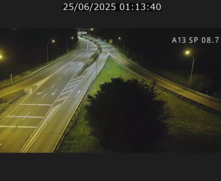 <h2>Traffic live webcam Luxembourg Jonction Lankelz - A13 direction Pétange - BK 8.7 </h2>
