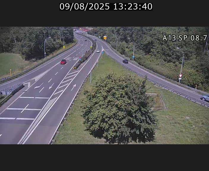 <h2>Traffic live webcam Luxembourg Jonction Lankelz - A13 direction Pétange - BK 8.7 </h2>
