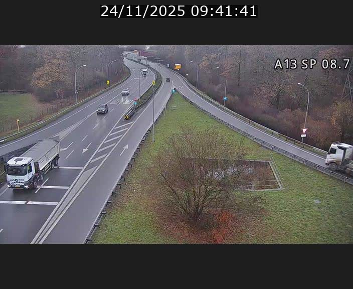 <h2>Traffic live webcam Luxembourg Jonction Lankelz - A13 direction Pétange - BK 8.7 </h2>