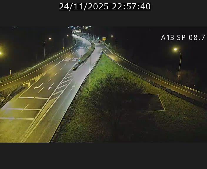 <h2>Traffic live webcam Luxembourg Jonction Lankelz - A13 direction Pétange - BK 8.7 </h2>