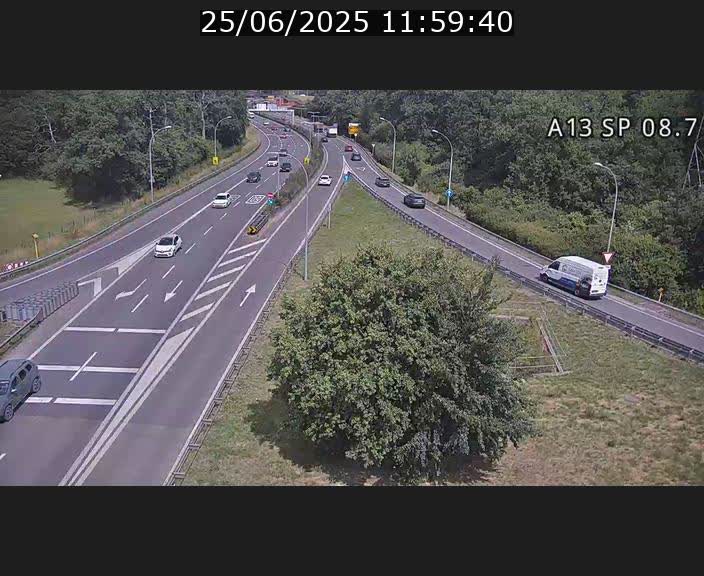 <h2>Traffic live webcam Luxembourg Jonction Lankelz - A13 direction Pétange - BK 8.7 </h2>
