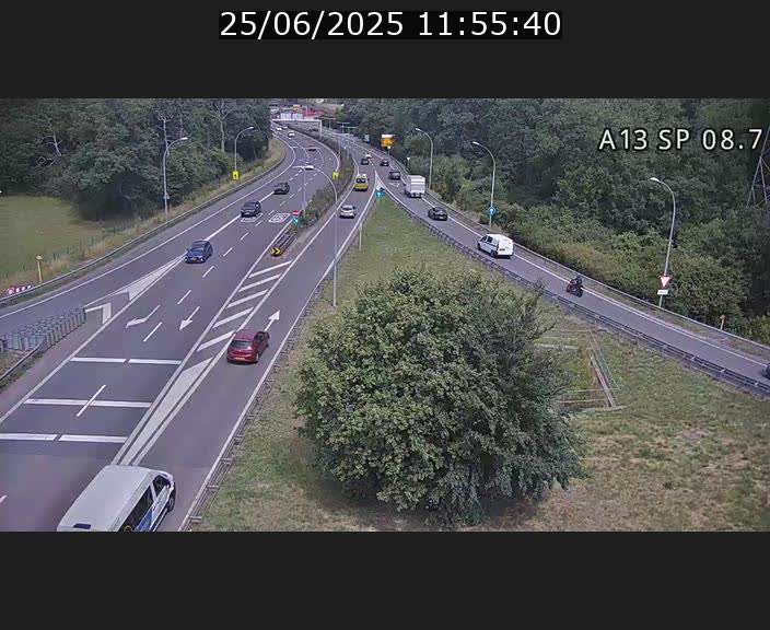 <h2>Traffic live webcam Luxembourg Jonction Lankelz - A13 direction Pétange - BK 8.7 </h2>