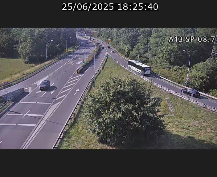 <h2>Traffic live webcam Luxembourg Jonction Lankelz - A13 direction Pétange - BK 8.7 </h2>