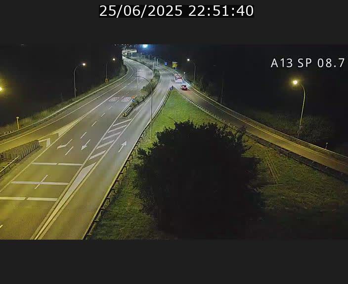 <h2>Traffic live webcam Luxembourg Jonction Lankelz - A13 direction Pétange - BK 8.7 </h2>