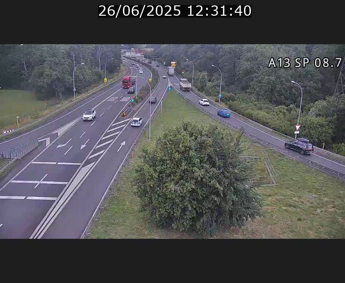 <h2>Traffic live webcam Luxembourg Jonction Lankelz - A13 direction Pétange - BK 8.7 </h2>