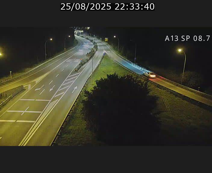 <h2>Traffic live webcam Luxembourg Jonction Lankelz - A13 direction Pétange - BK 8.7 </h2>