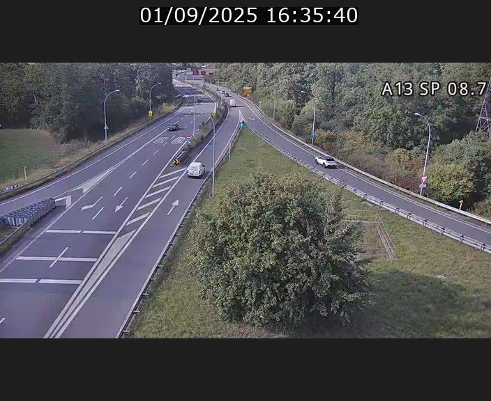 <h2>Traffic live webcam Luxembourg Jonction Lankelz - A13 direction Pétange - BK 8.7 </h2>