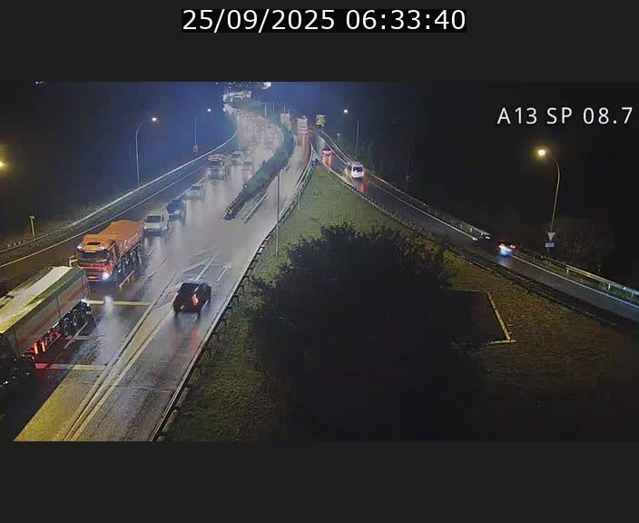 <h2>Traffic live webcam Luxembourg Jonction Lankelz - A13 direction Pétange - BK 8.7 </h2>