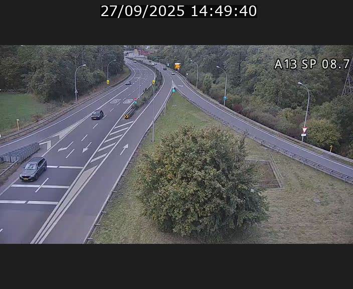 <h2>Traffic live webcam Luxembourg Jonction Lankelz - A13 direction Pétange - BK 8.7 </h2>