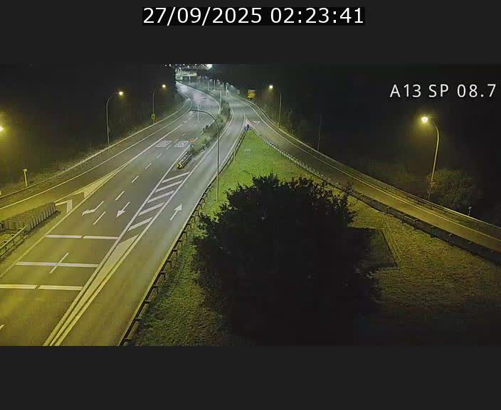 <h2>Traffic live webcam Luxembourg Jonction Lankelz - A13 direction Pétange - BK 8.7 </h2>