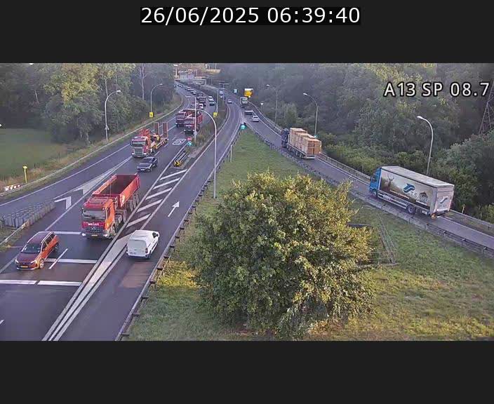 <h2>Traffic live webcam Luxembourg Jonction Lankelz - A13 direction Pétange - BK 8.7 </h2>