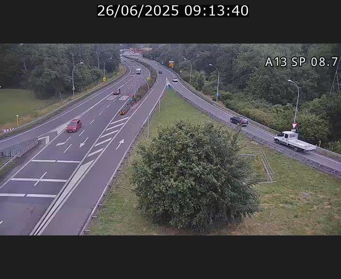 <h2>Traffic live webcam Luxembourg Jonction Lankelz - A13 direction Pétange - BK 8.7 </h2>